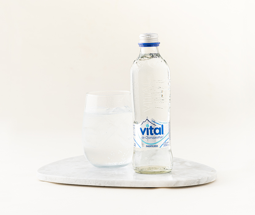 Agua Natural con Gas Vital, 330 ml