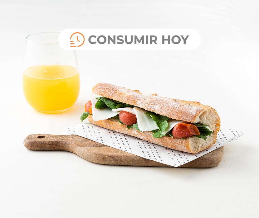 Baguette Queso de Cabra pesto y tomate asados