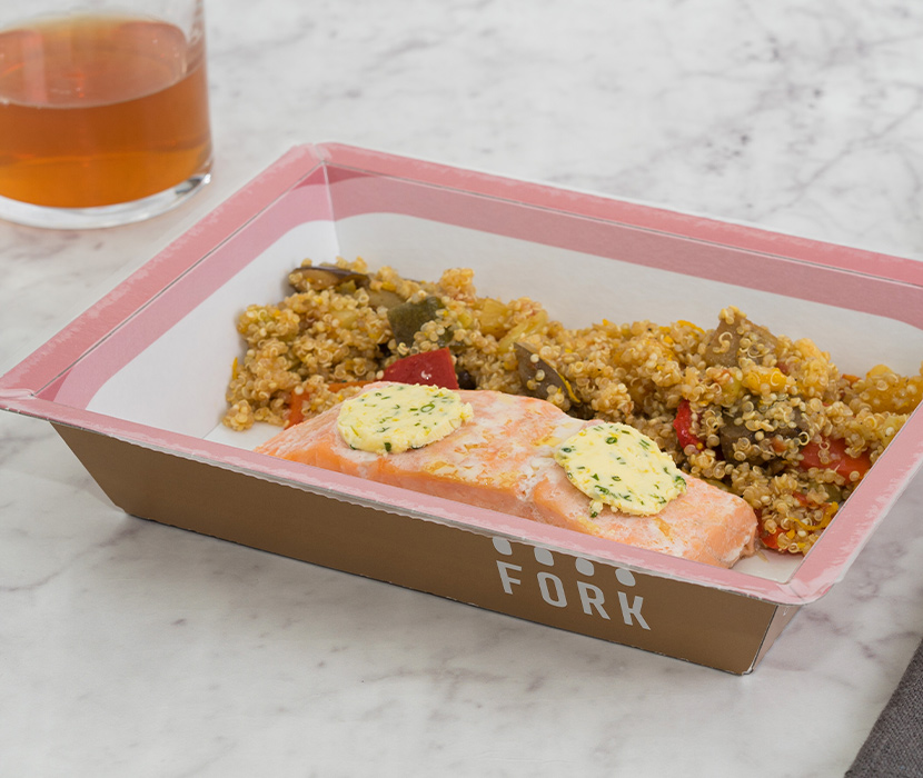 Salmón a las Finas Hierbas con taboulet de quinoa