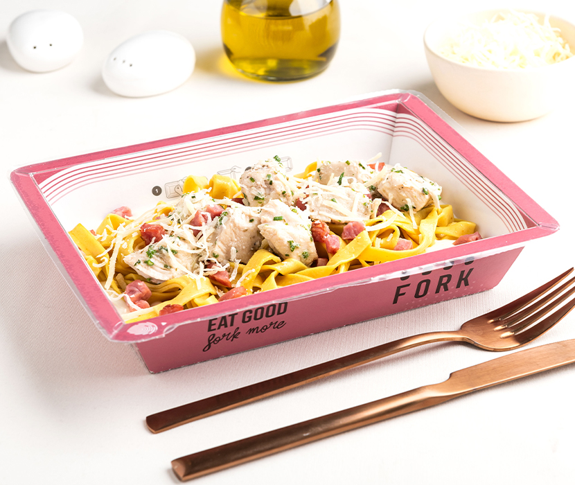 Fetuccini Alfredo con pollo al ciboulette