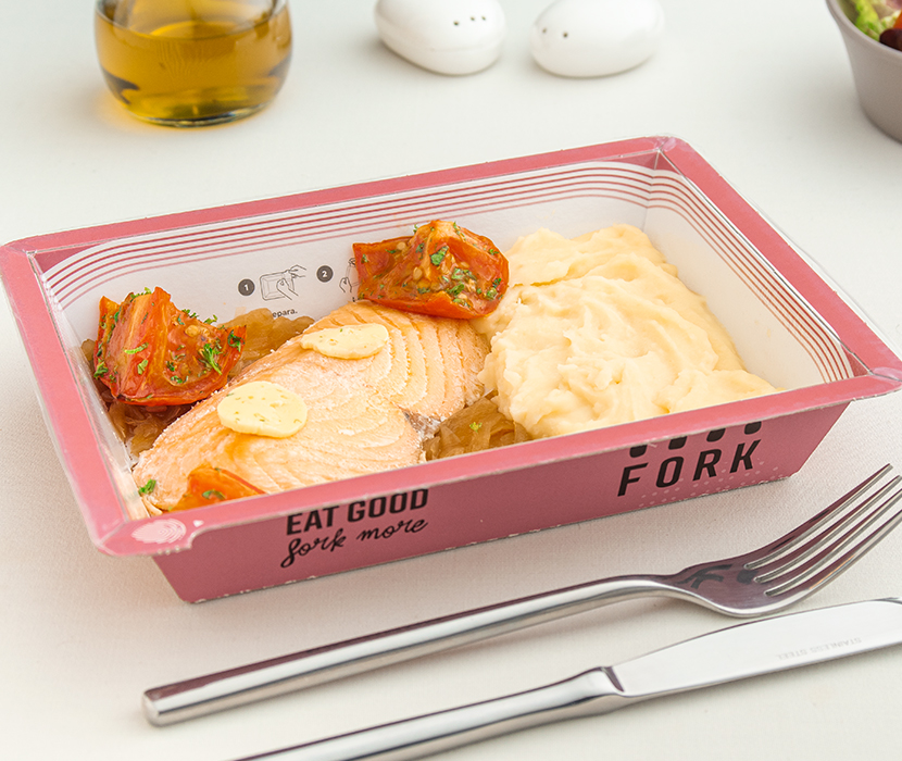 Salmón a las Finas Hierbas con puré de papas